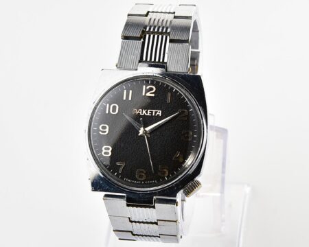 Uncommon soviet RAKETA mechanical wristwatch