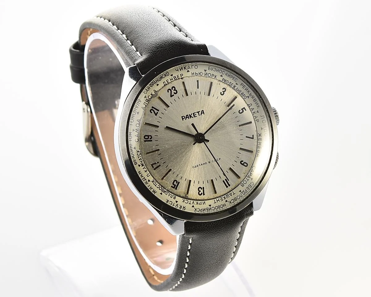 Vintage mechanical Raketa World Traveler (Goroda) watch with 24 hours 2623.H mechanical movement