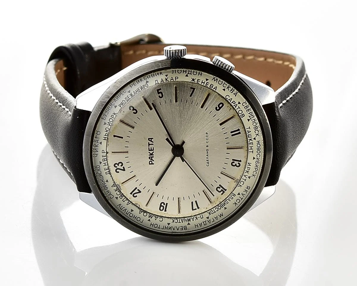 Vintage mechanical Raketa World Traveler (Goroda) watch with 24 hours 2623.H mechanical movement