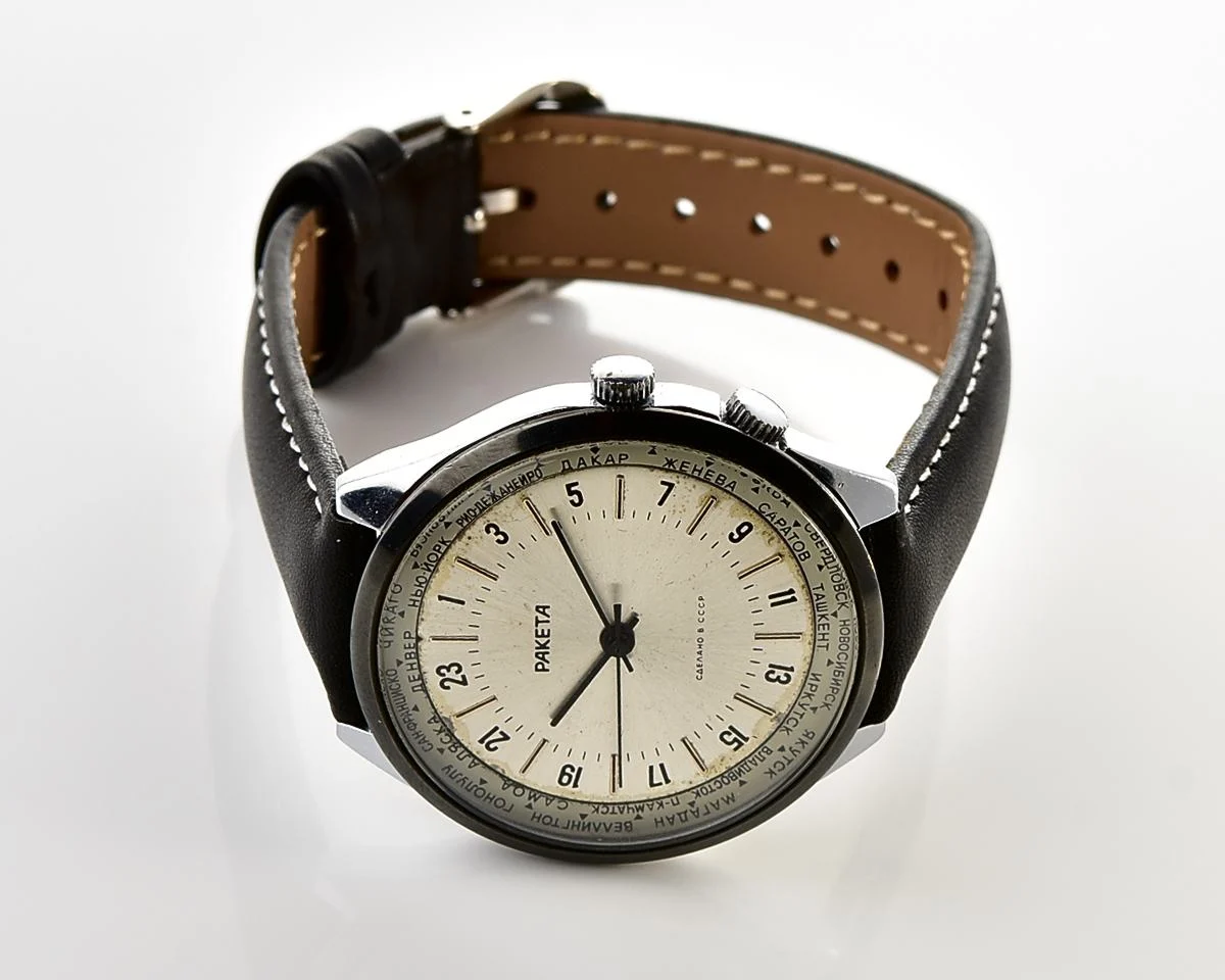 Vintage mechanical Raketa World Traveler (Goroda) watch with 24 hours 2623.H mechanical movement