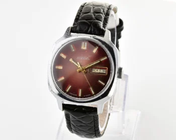 Soviet mechanical Raketa with automatic self winding movement