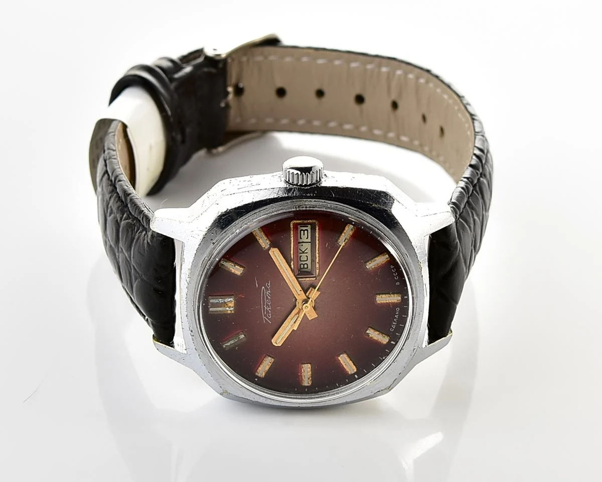 Soviet mechanical Raketa with automatic self winding movement