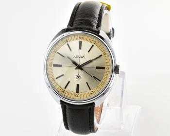 Large vintage Raketa mechanical watch