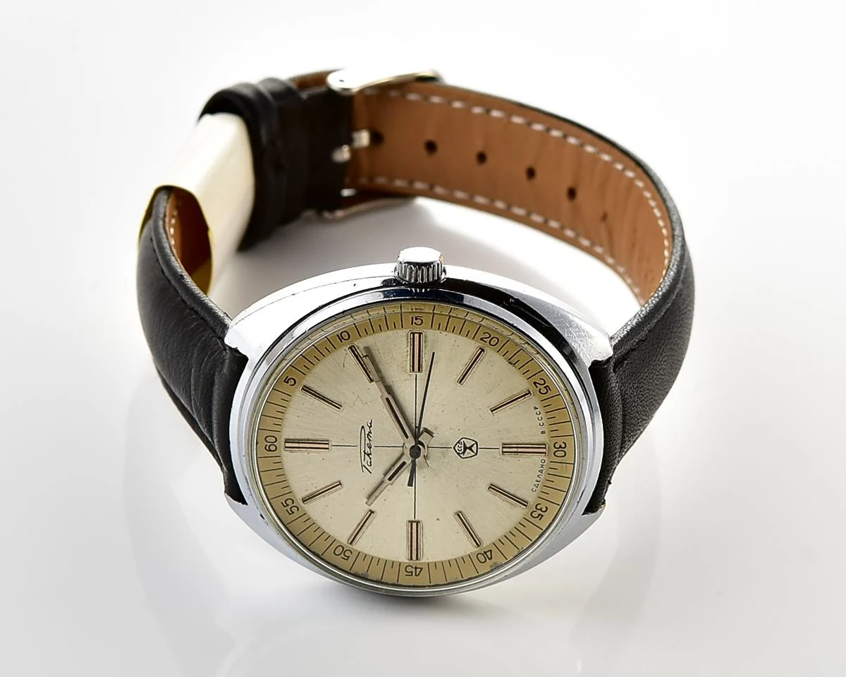 Large vintage Raketa mechanical watch