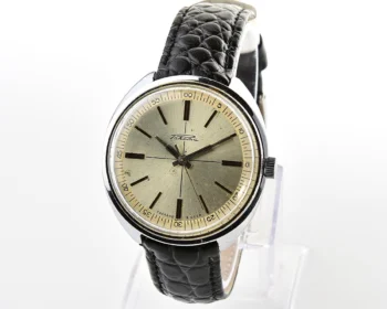 Large vintage Raketa mechanical watch
