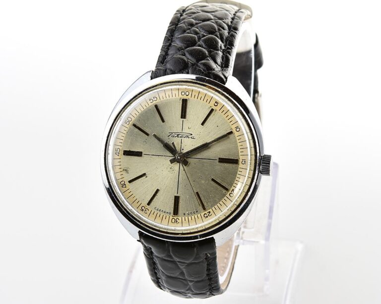 Large vintage RAKETA mechanical watch