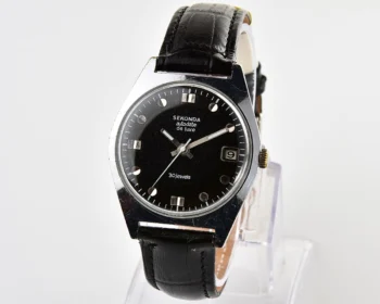 Vintage Sekonda Soviet mechanical watch with automatic self-winding 30 jewels movement