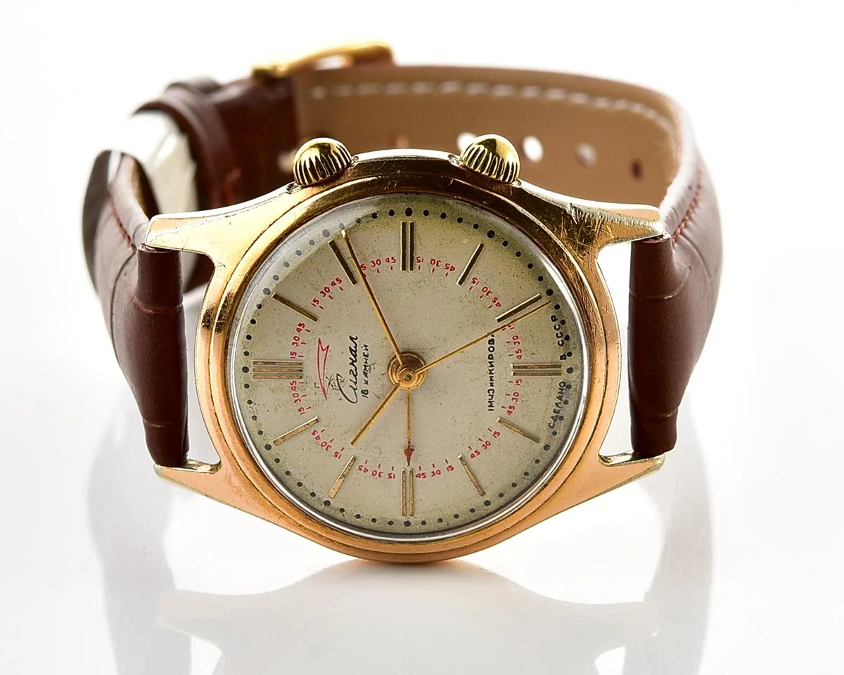 Signal gold-plated vintage mechanical watch with alarm function