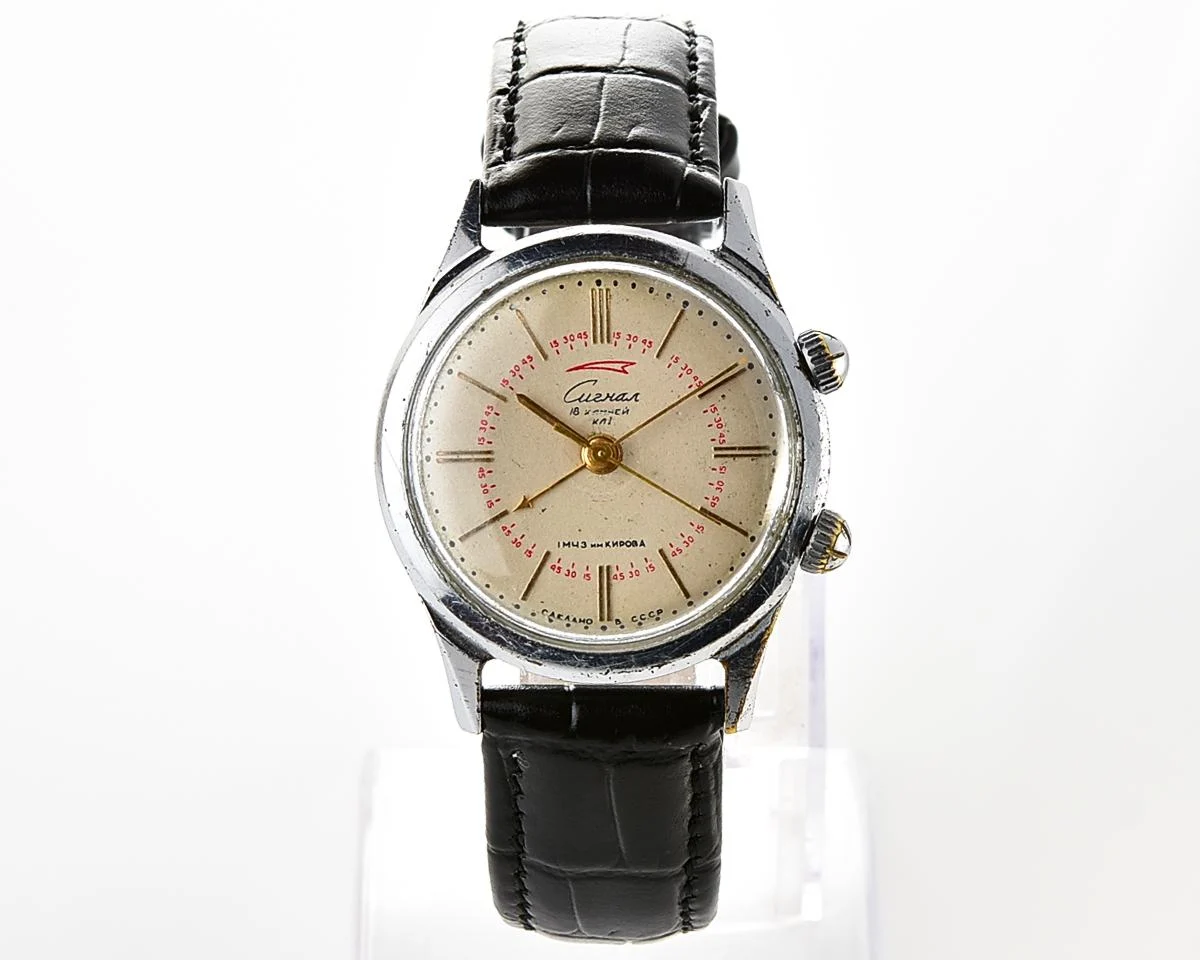 Signal vintage mechanical watch with alarm function