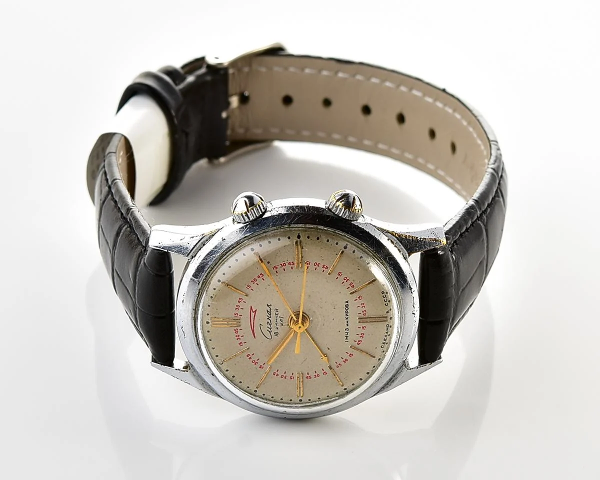 Signal vintage mechanical watch with alarm function