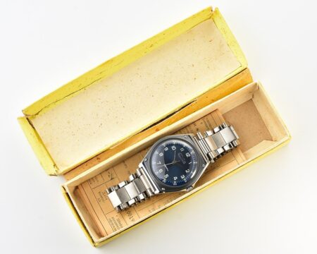 TIME CAPSULE: Automatic soviet SLAVA watch with quartz movement - in excellent condition