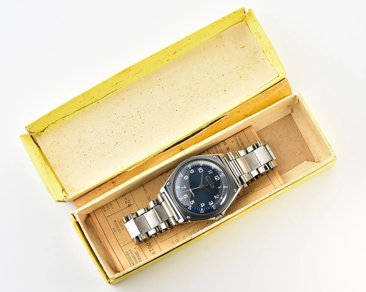 TIME CAPSULE: Soviet Slava quartz watch, engraved "from the counsel of ministers of USSR"!
