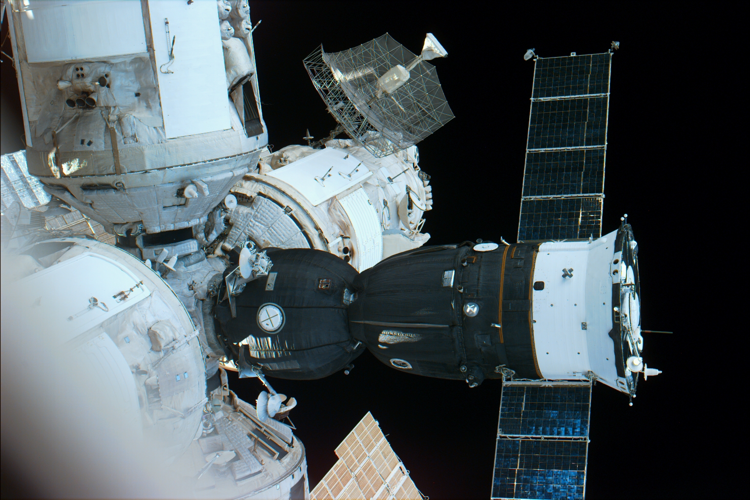 Soyuz acoplada MIR