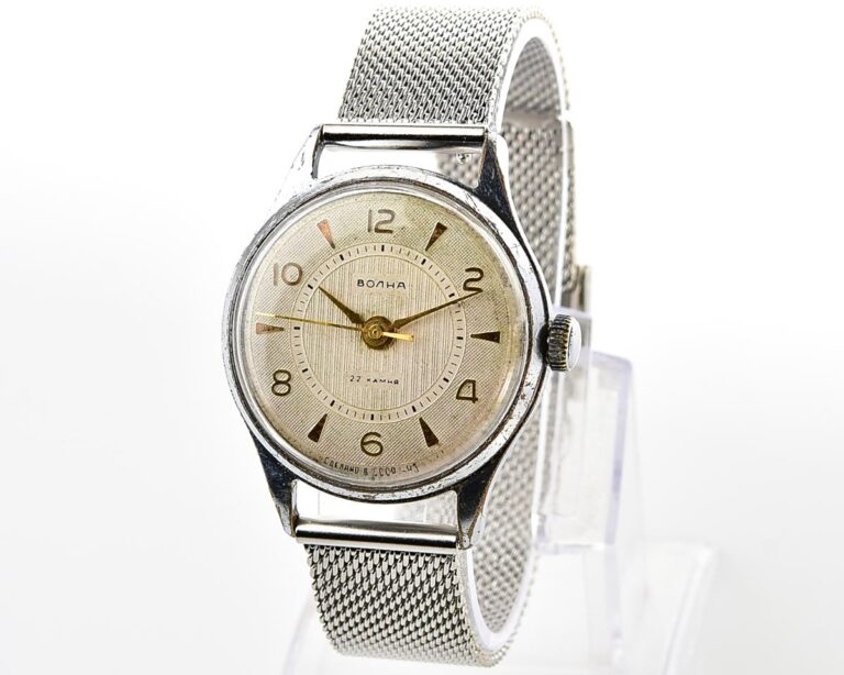 Soviet VOLNA vintage mechanical watch