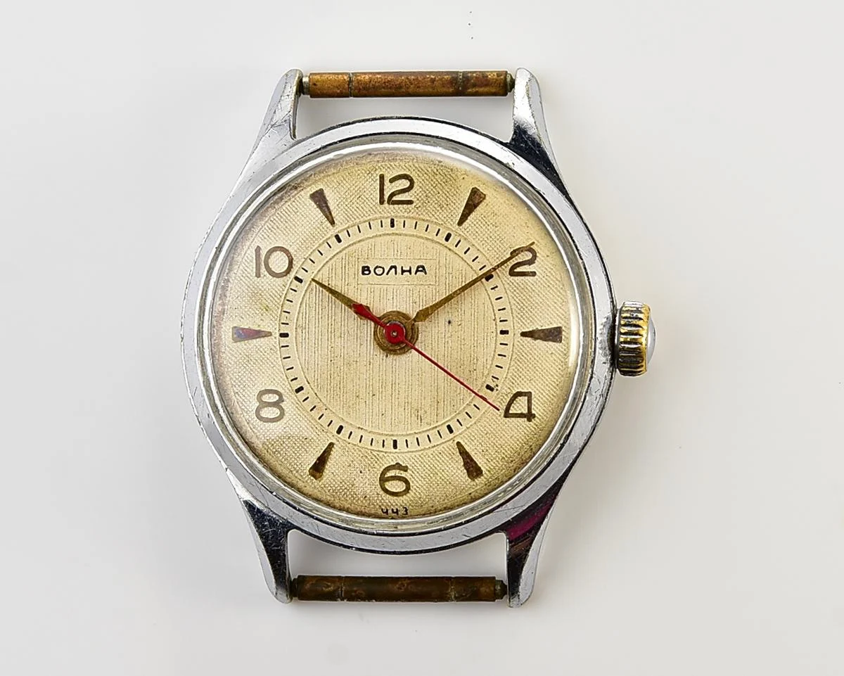 Soviet Volna vintage precision class mechanical wristwatch, the 4th quarter of 1959