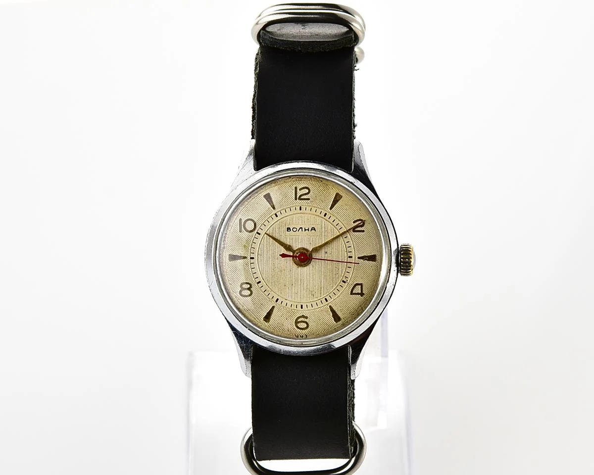 Soviet Volna vintage precision class mechanical wristwatch, the 4th quarter of 1959