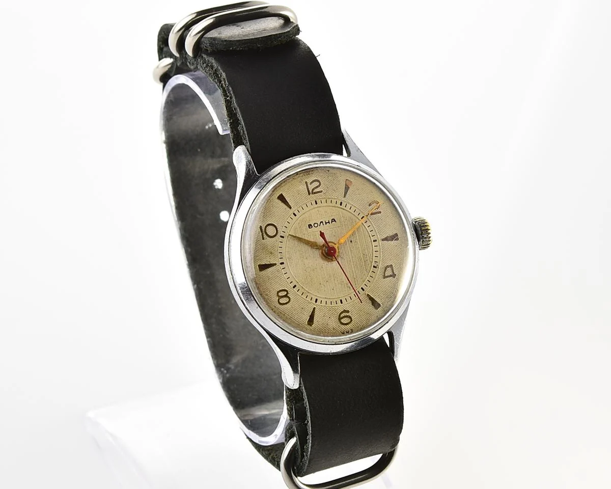 Soviet Volna vintage precision class mechanical wristwatch, the 4th quarter of 1959