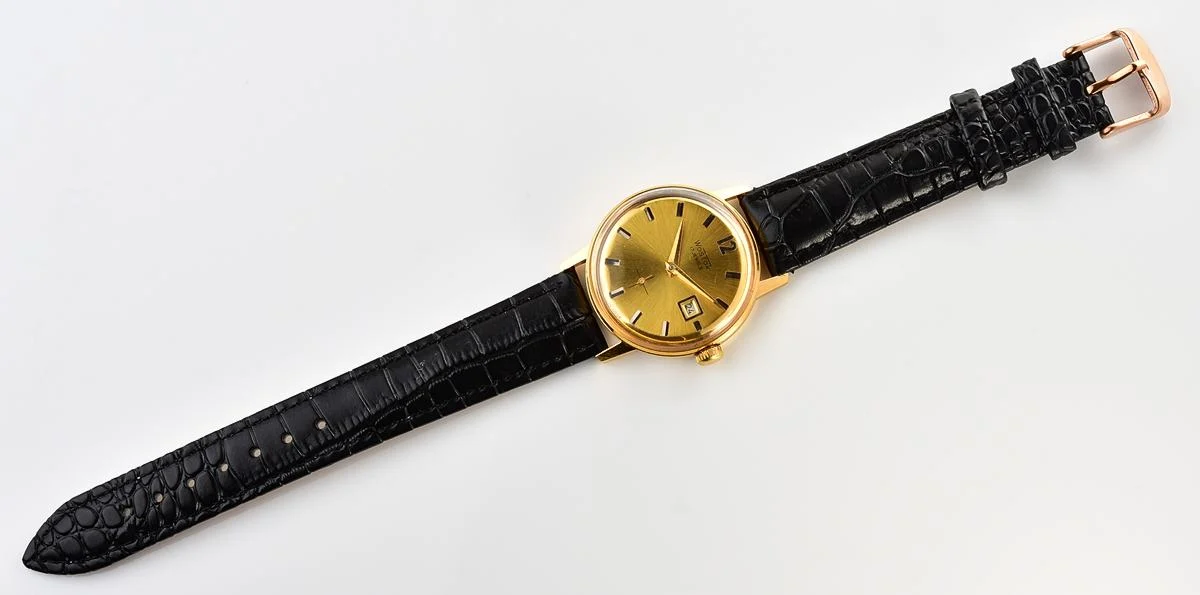 Excellent vintage Soviet Wostok (Vostok) mechanical gold-plated wrist watch