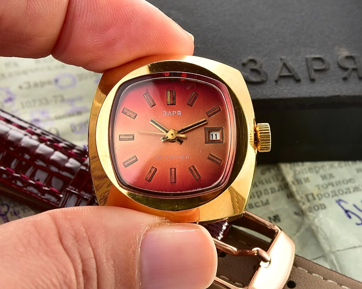 TIME CAPSULE: Zaria gold-plated vintage mechanical wristwatch with self-winding movement from 1979!
