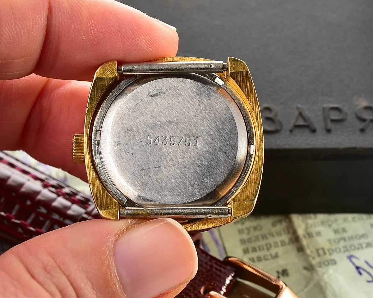 TIME CAPSULE: Zaria gold-plated vintage mechanical wristwatch with self-winding movement from 1979!