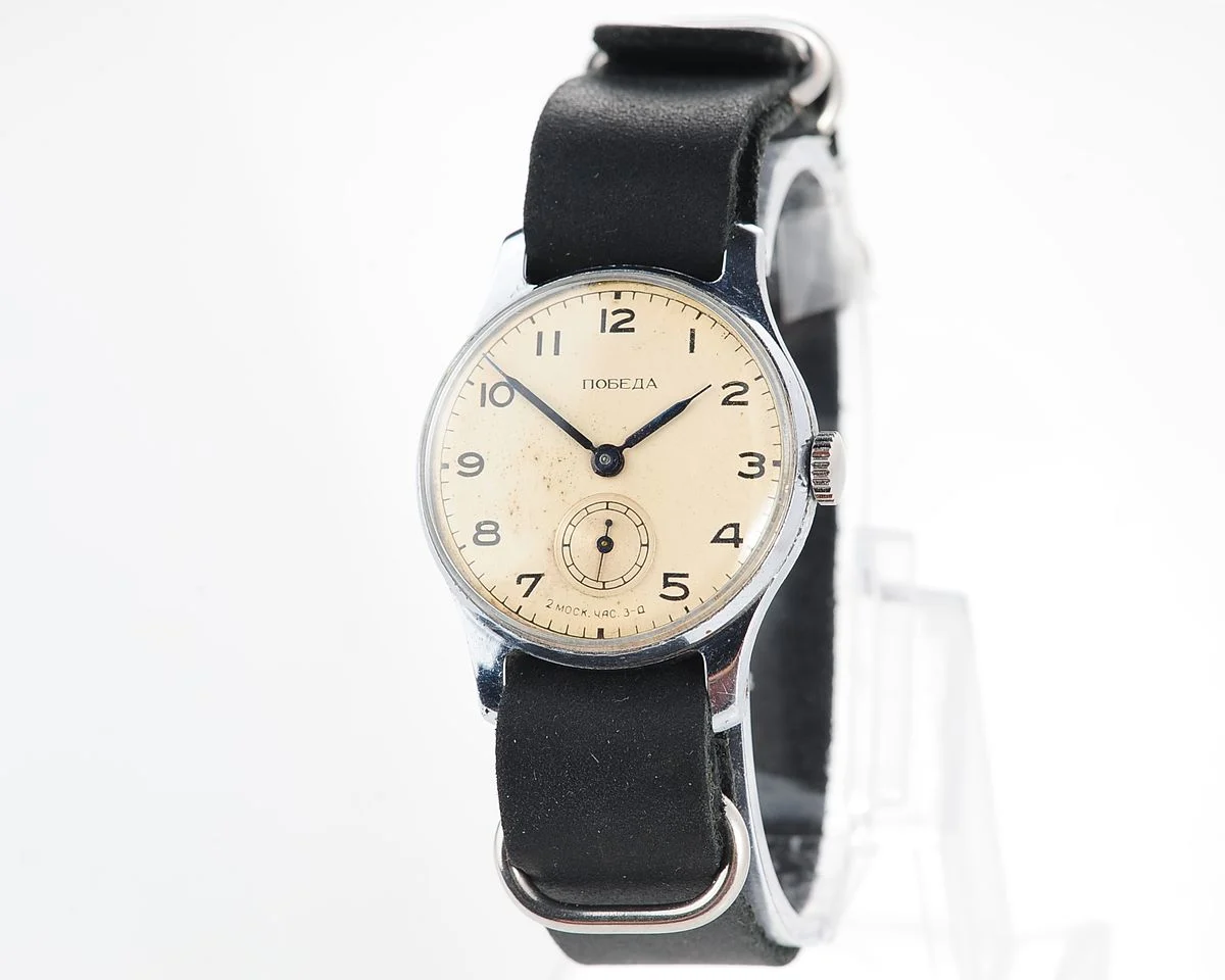 Soviet mechanical Pobeda vintage watch, 2MChZ from the 3st quarter 1954