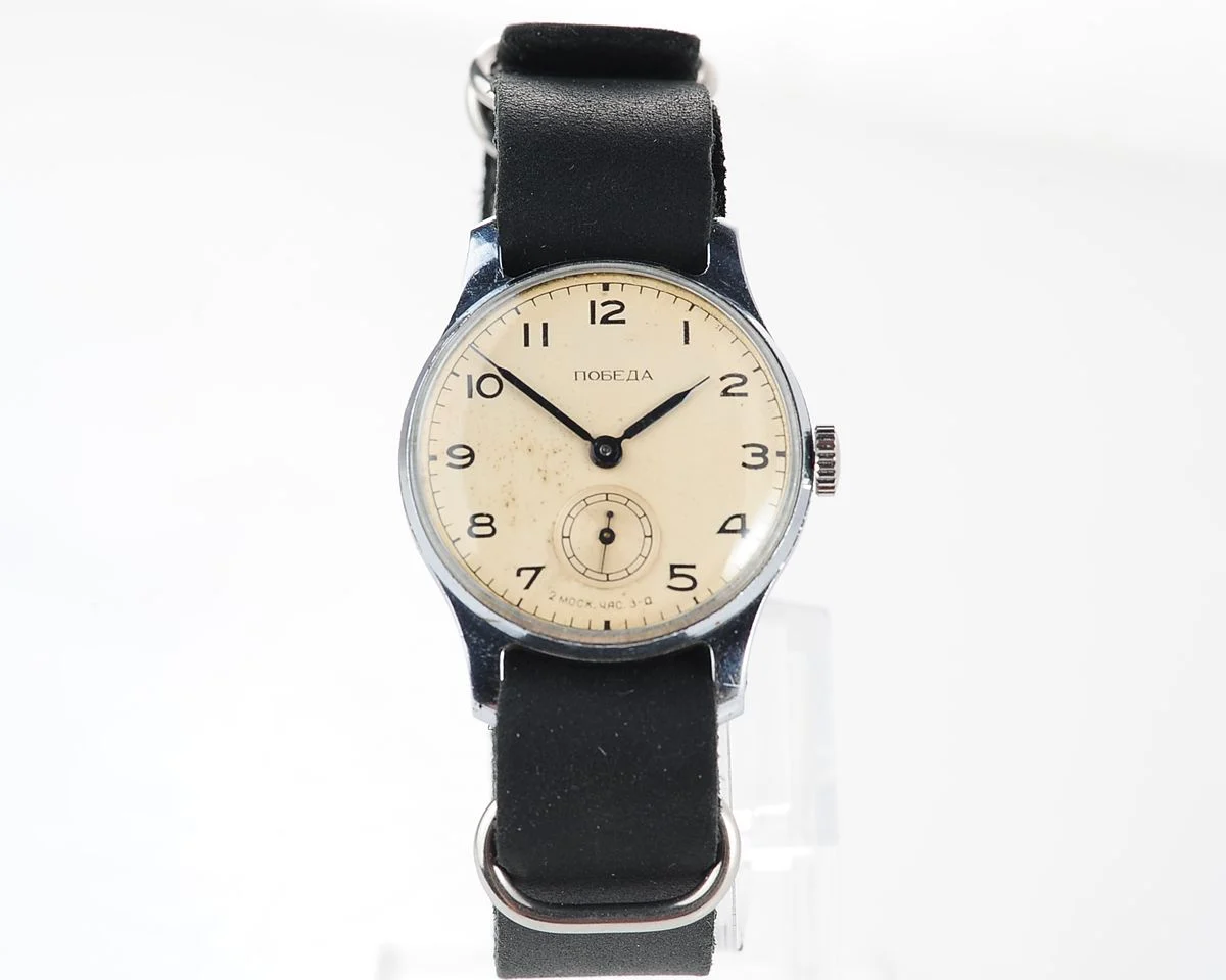 Soviet mechanical Pobeda vintage watch, 2MChZ from the 3st quarter 1954