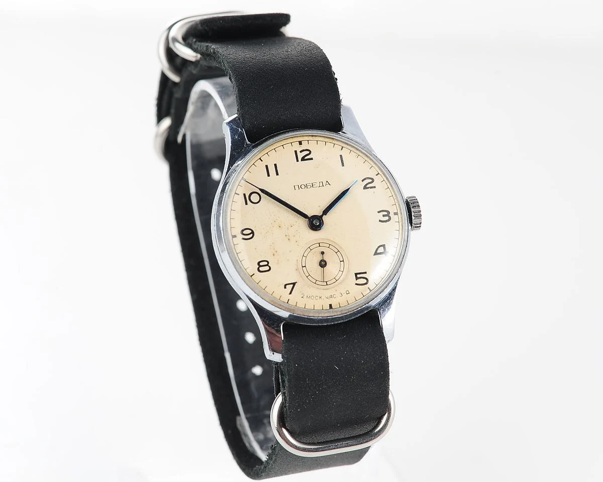 Soviet mechanical Pobeda vintage watch, 2MChZ from the 3st quarter 1954
