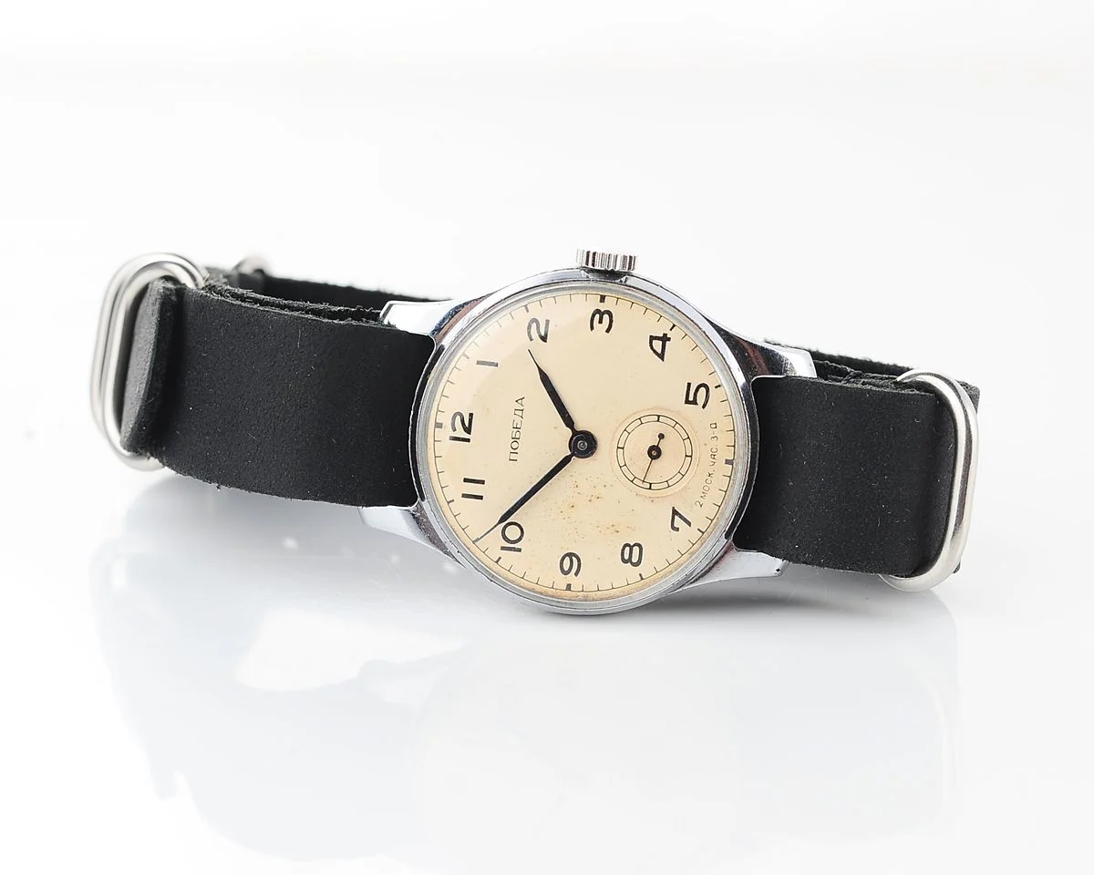Soviet mechanical Pobeda vintage watch, 2MChZ from the 3st quarter 1954