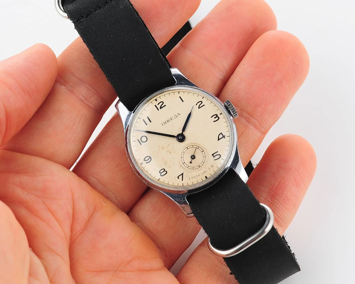 Soviet mechanical Pobeda vintage watch, 2MChZ from the 3st quarter 1954