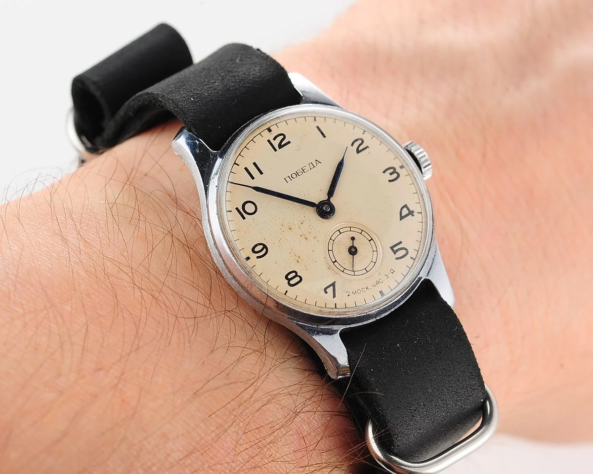 Soviet mechanical Pobeda vintage watch, 2MChZ from the 3st quarter 1954