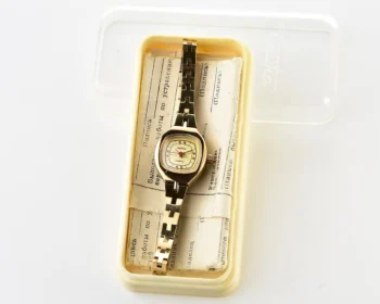 TIME CAPSULE: Chaika quartz wrist watch for ladies - New Old Stock (NOS)!