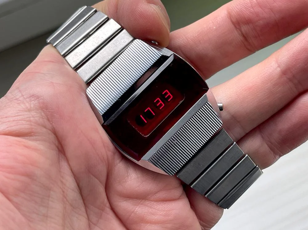 First Red LED Digital Vintage USSR Wrist Watch Electronika E-1 Pulsar!