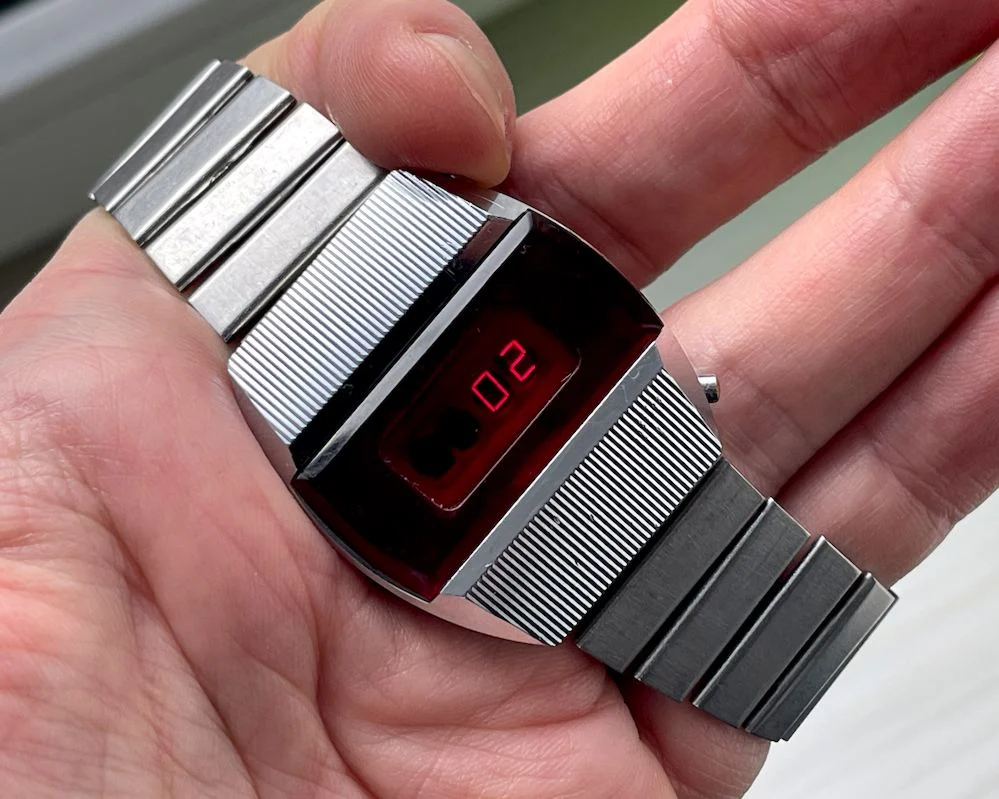 First Red LED Digital Vintage USSR Wrist Watch Electronika E-1 Pulsar!