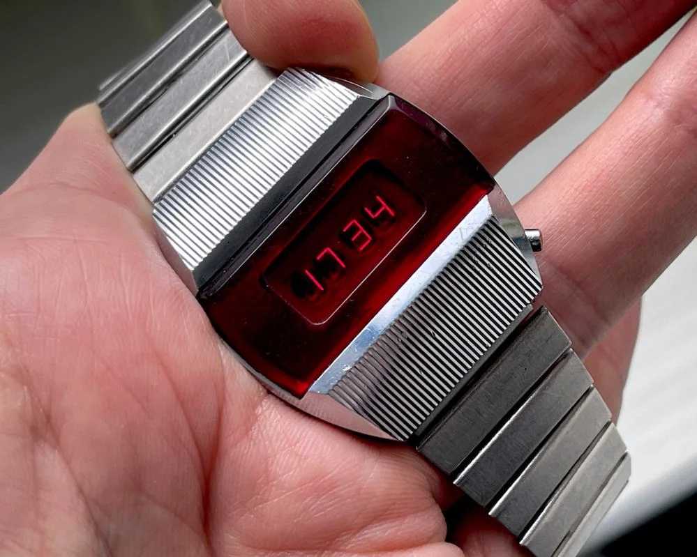 First Red LED Digital Vintage USSR Wrist Watch Electronika E-1 Pulsar!