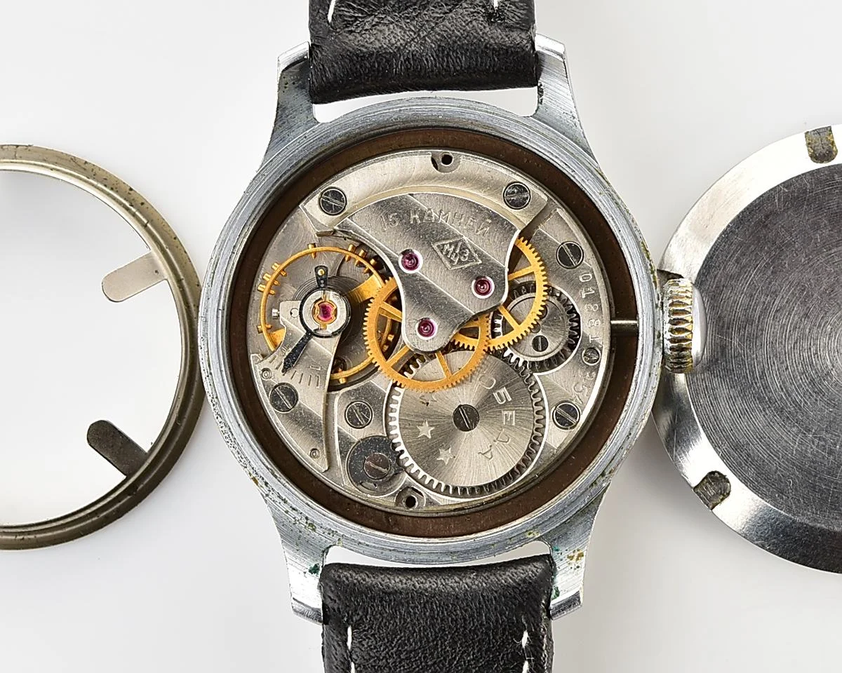 Rare! Excellent Pobeda with central seconds hand, bronze dial & uncommon hermetic case, from 3rd quarter of 1954!