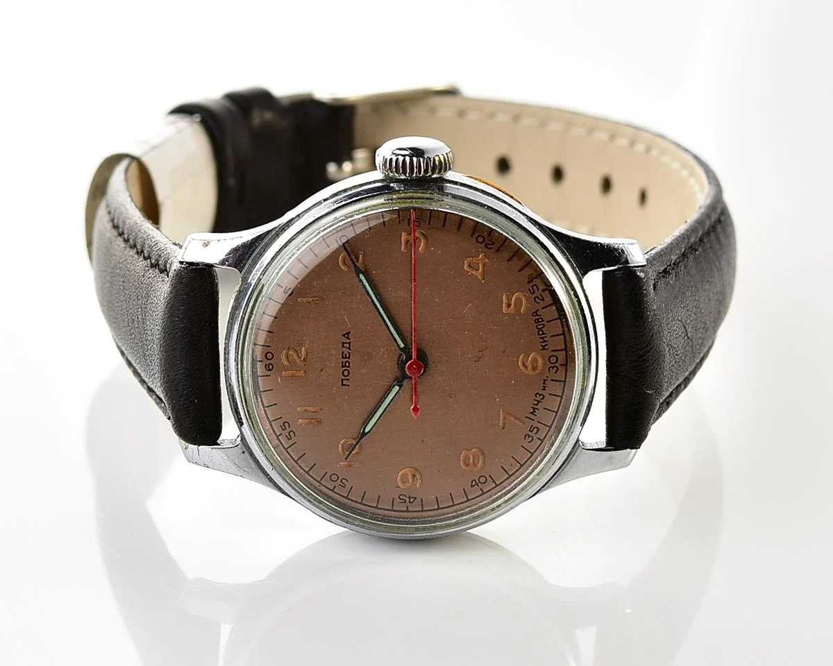 Rare! Excellent Pobeda with central seconds hand, bronze dial & uncommon hermetic case, from 3rd quarter of 1954!