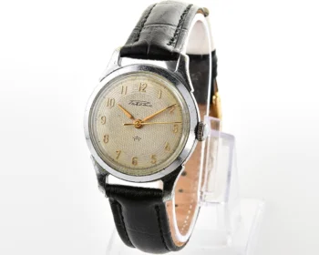 Vintage Soviet mechanical Raketa wrist watch