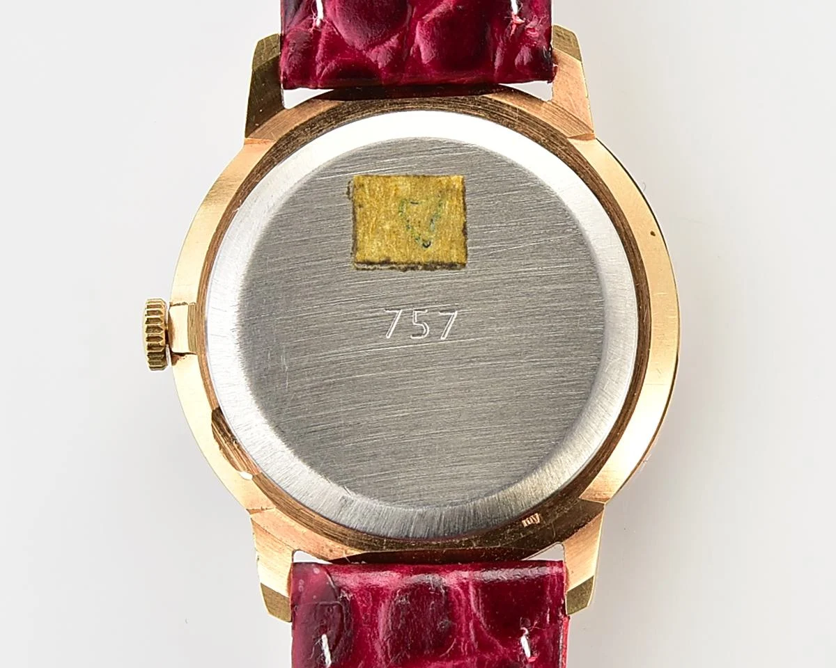 Excellent Soviet Raketa vintage mechanical gold-plated watch with beautiful crimson dial