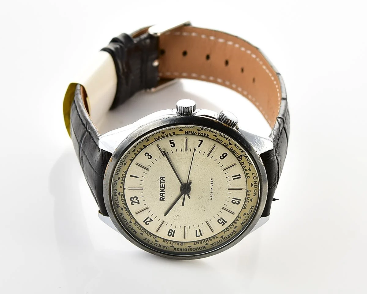 Soviet Raketa World Traveler (Goroda) mechanical watch with 24 hours 2623.H mechanical movement - export version!