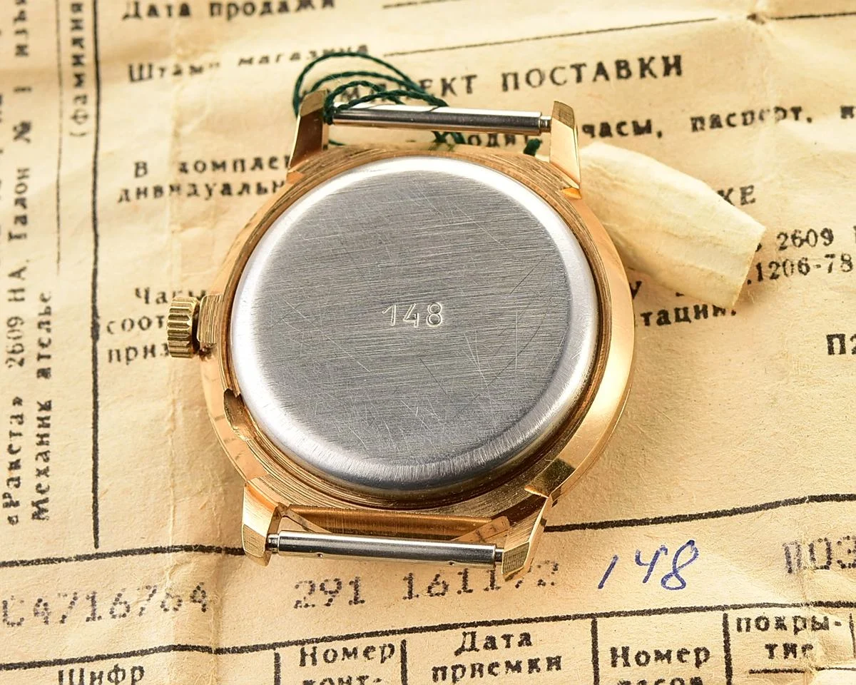 TIME CAPSULE: Vintage gold-plated Soviet Sekonda (Raketa) watch, New Old Stock (NOS)!
