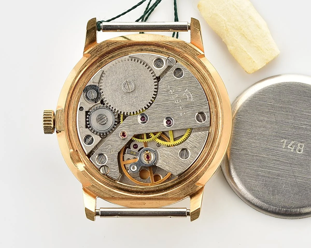 TIME CAPSULE: Vintage gold-plated Soviet Sekonda (Raketa) watch, New Old Stock (NOS)!