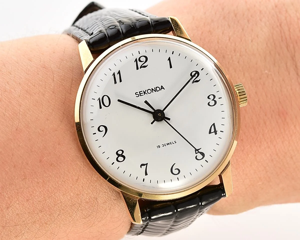 TIME CAPSULE: Vintage gold-plated Soviet Sekonda (Raketa) watch, New Old Stock (NOS)!