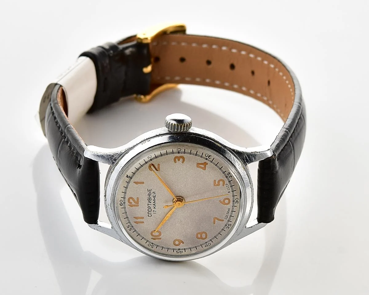 Excellent vintage Soviet Sportivnie mechanical watch from the 1950s