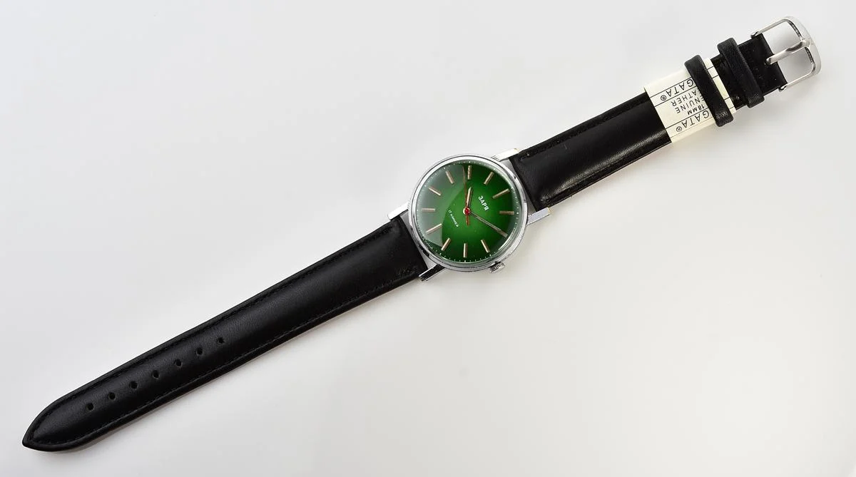 Vintage mechanical Zaria Soviet watch
