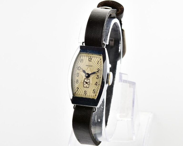 Vintage soviet Zvezda wrist watch, from the 3rd quarter of 1960