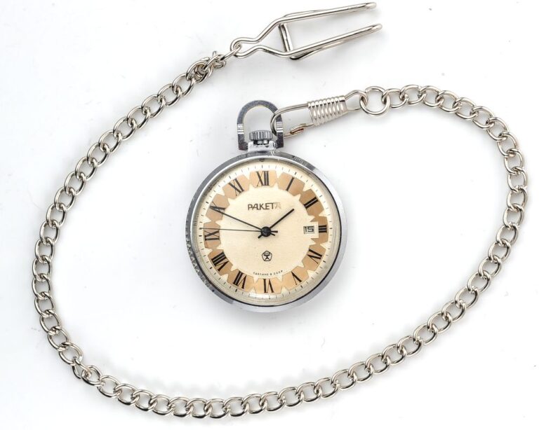 Excellent soviet RAKETA mechanical pocket watch with calendar