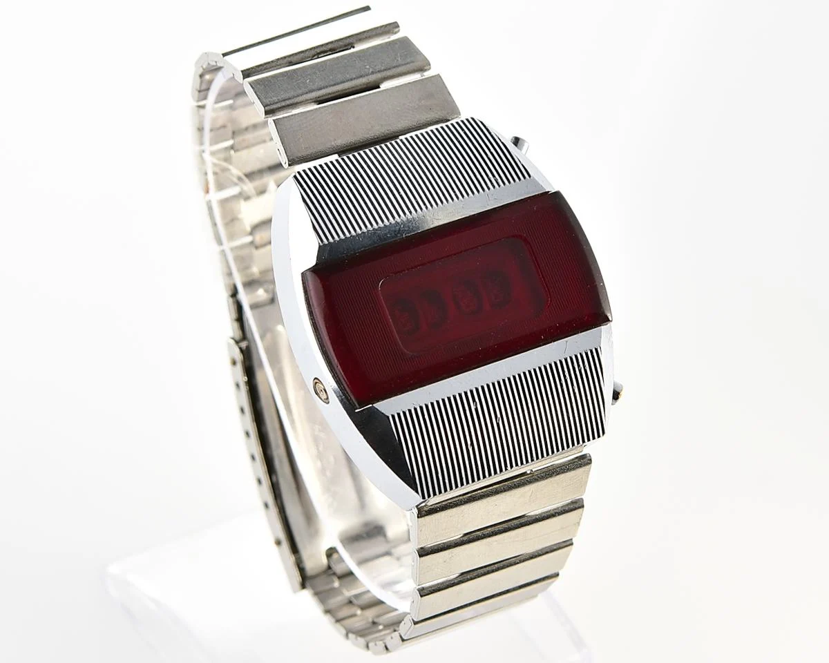 First Red LED Digital Vintage USSR Wrist Watch Electronika E-1 Pulsar!