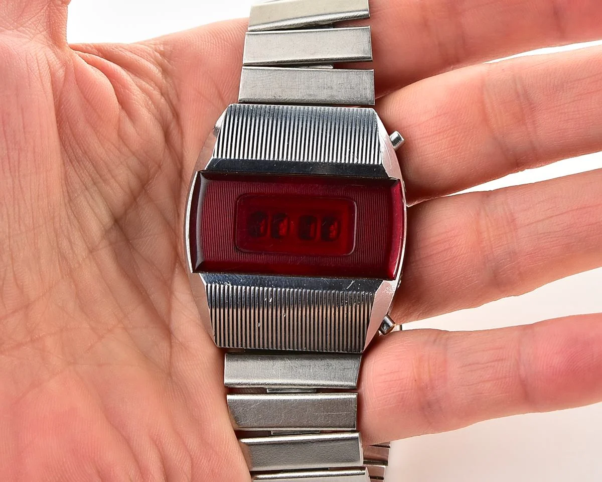 First Red LED Digital Vintage USSR Wrist Watch Electronika E-1 Pulsar!