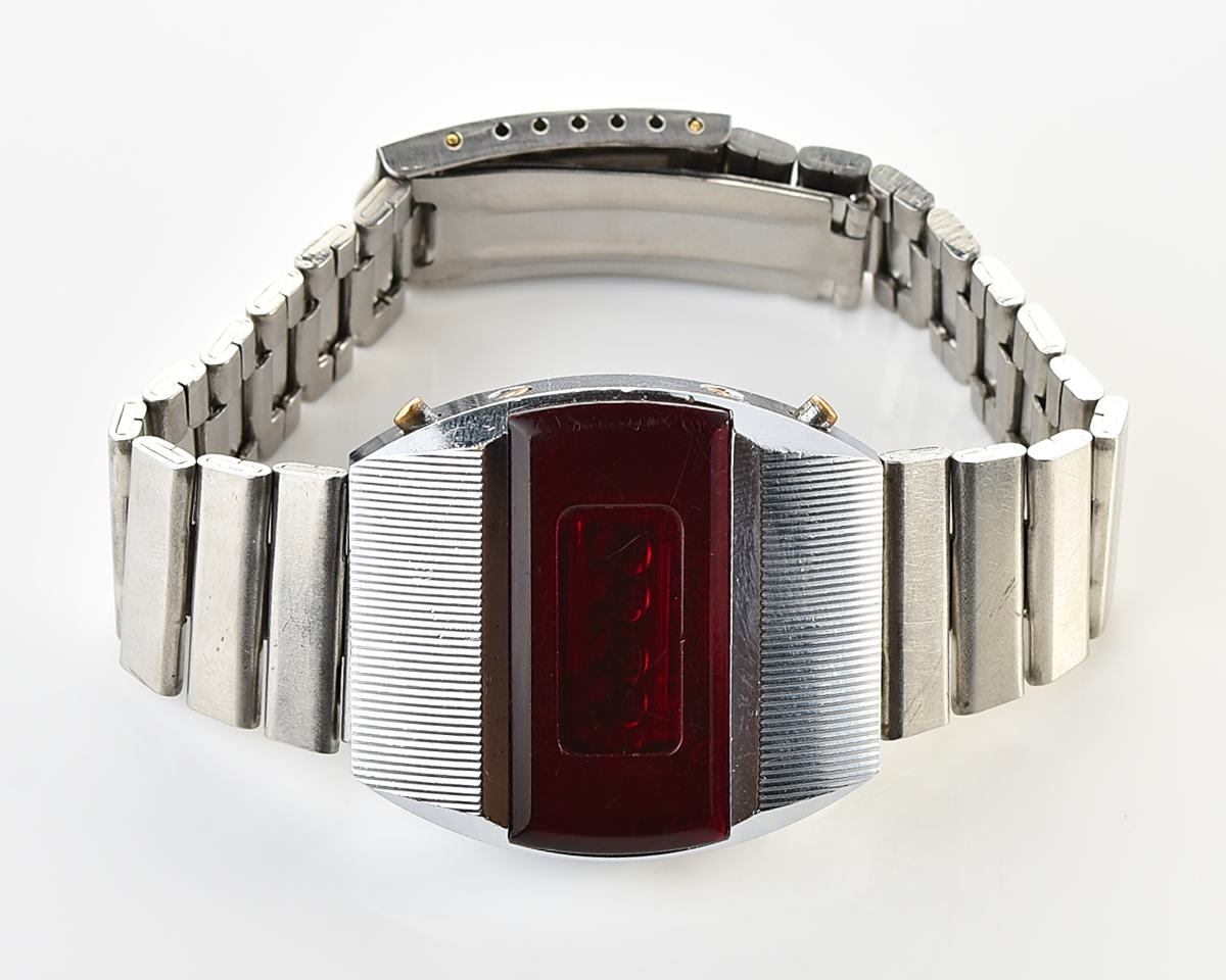 First RED LED Digital Vintage USSR Wrist Watch Electronika E-1