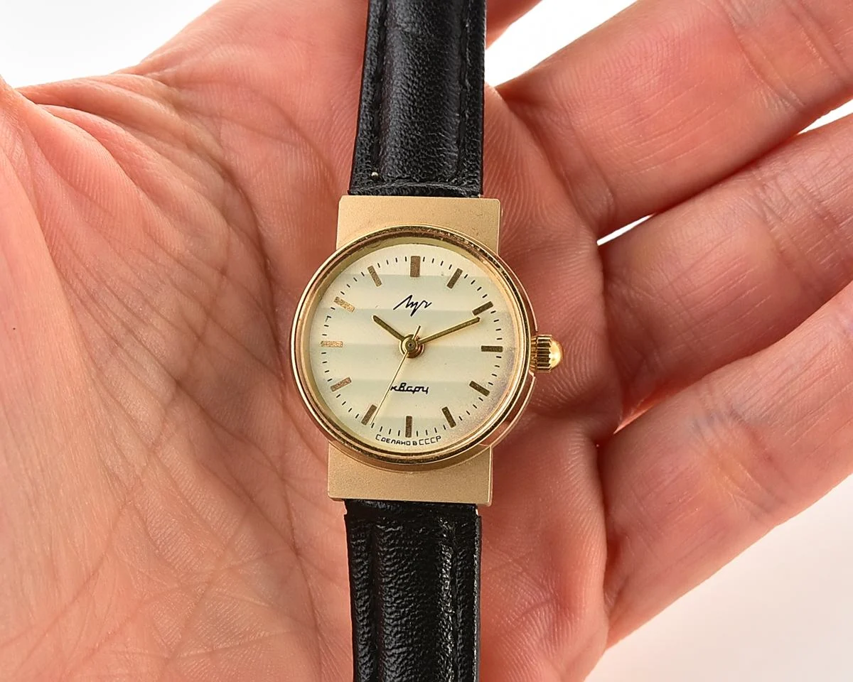 TIME CAPSULE: Luch vintage wrist watch for ladies with quartz movement – New Old Stock (NOS)!